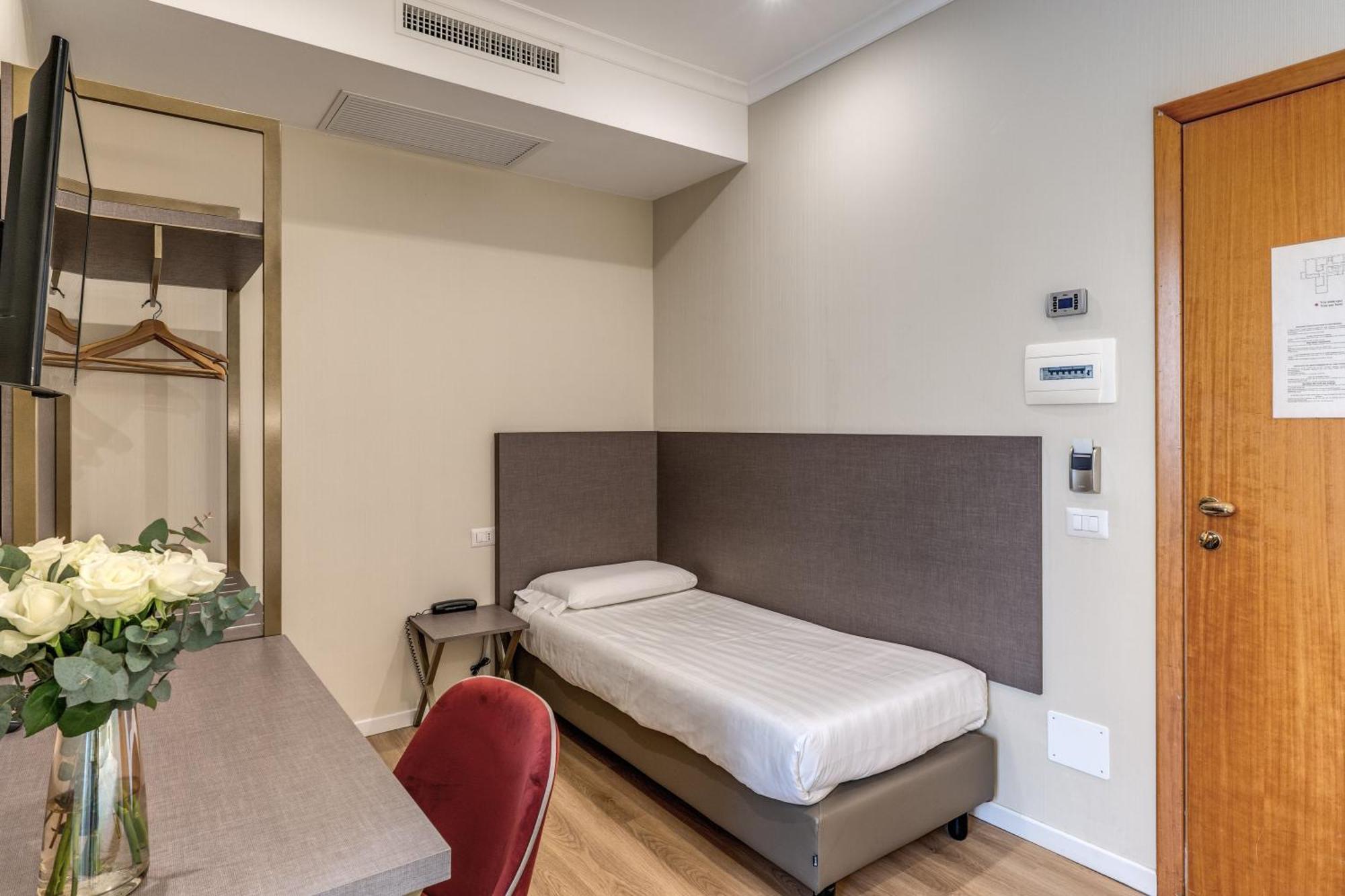 Flower Garden Hotel Rome